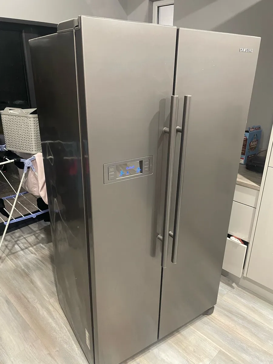 Samsung fridge freezer - Image 2