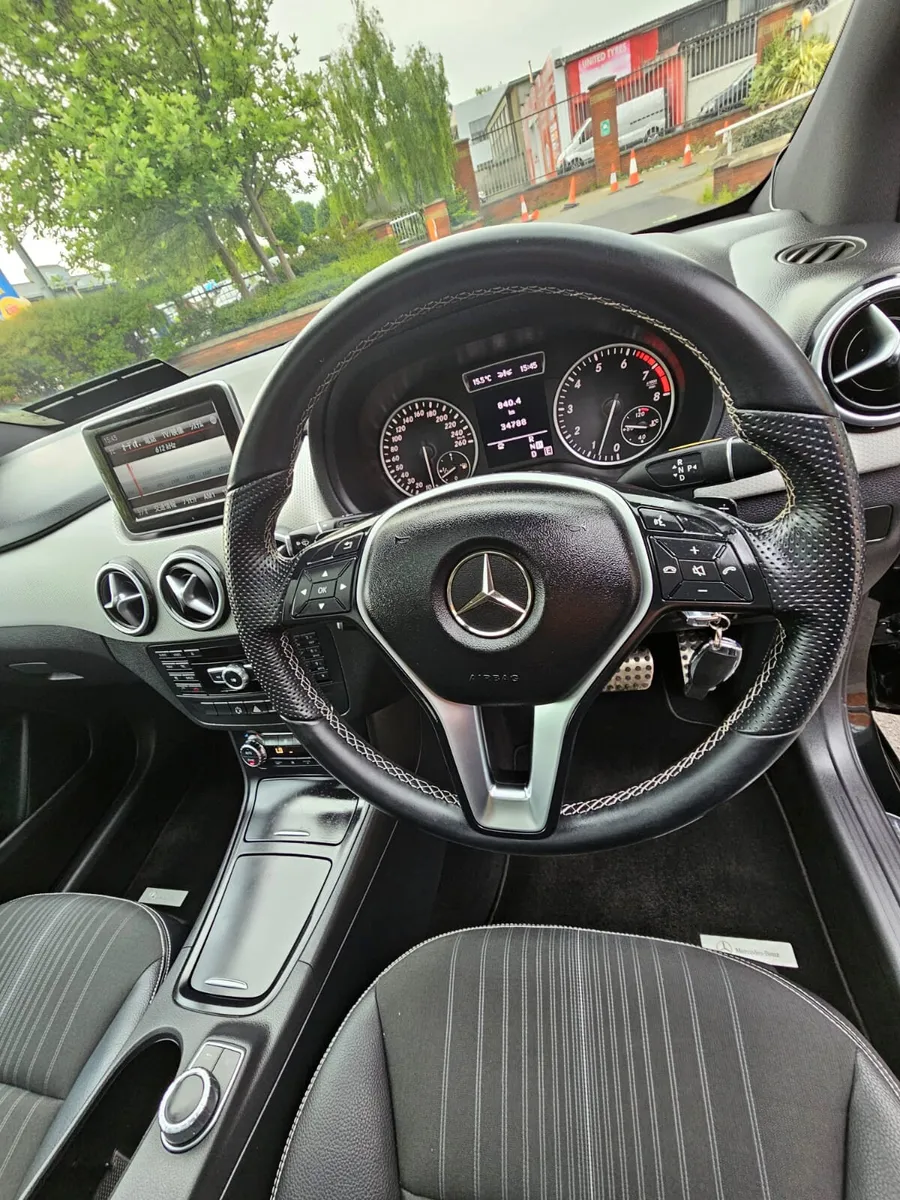 Mercedes- Benz  B- Class 2013  Automatic - Image 2