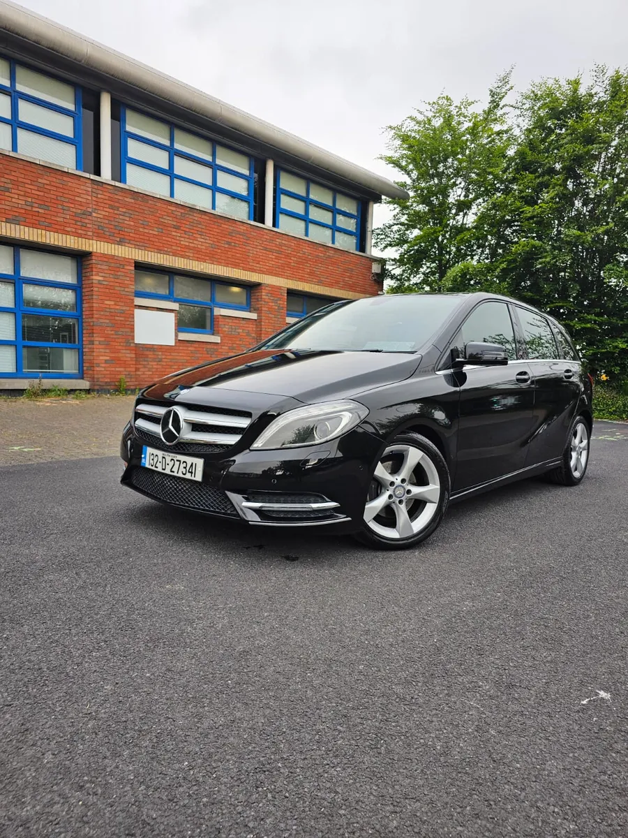 Mercedes- Benz  B- Class 2013  Automatic - Image 1