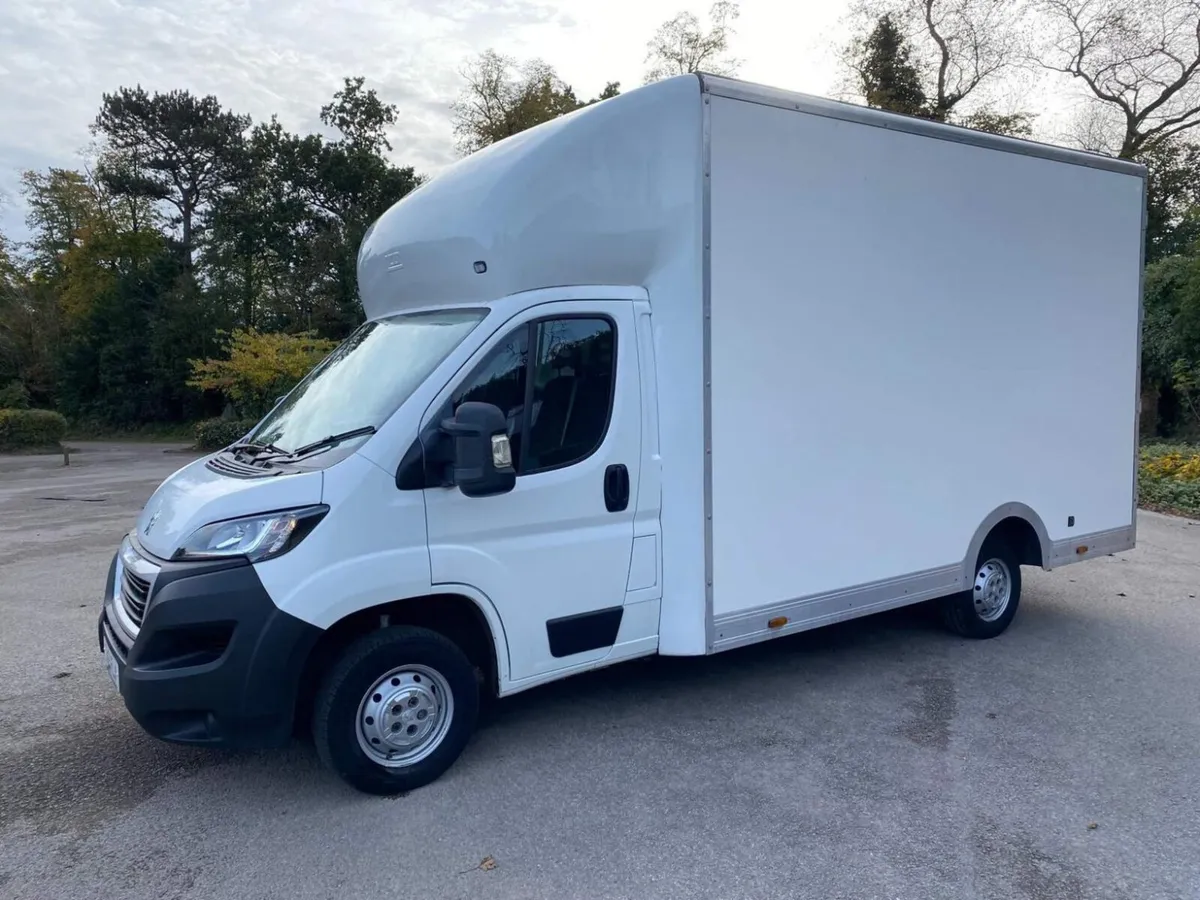 Peugeot Boxer Luton 2.2 BlueHDi 335 Plus Platform - Image 1
