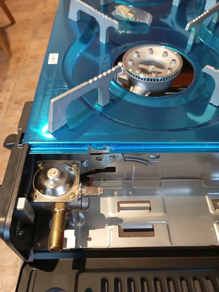 New double Gas cooker with gas cylinder adaptor - Image 1