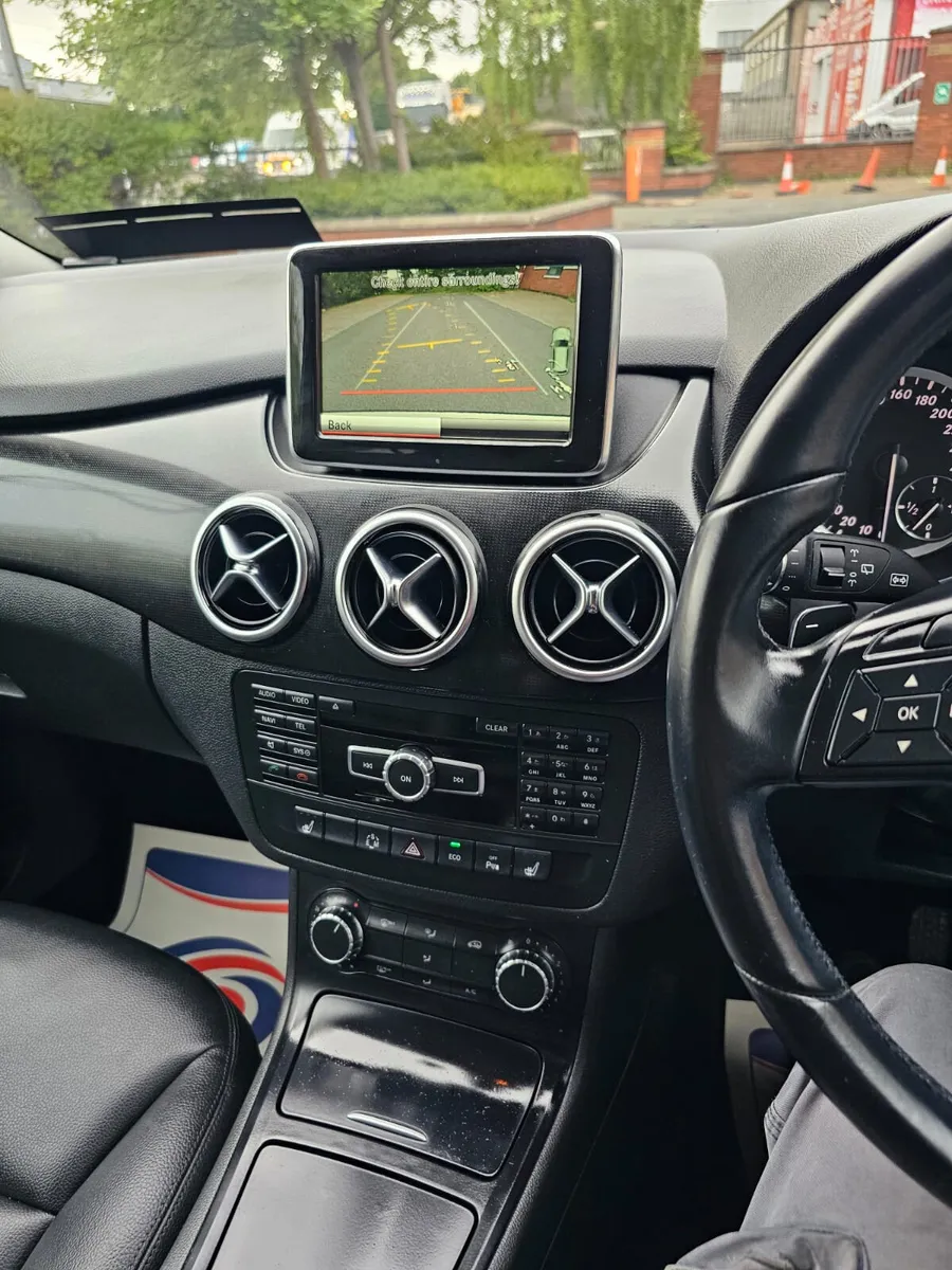 Mercedes- Benz B Class 2014 Automatic - Image 2