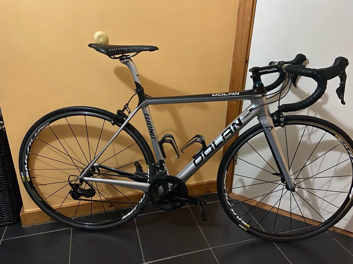 Dolan Carbon race bike - Image 1