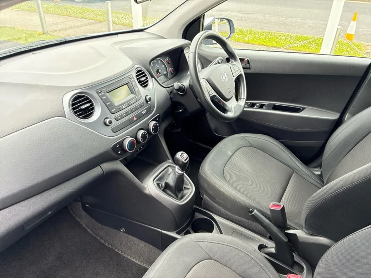 Hyundai i10 SE 67ps 5DR 1.0 - Image 3