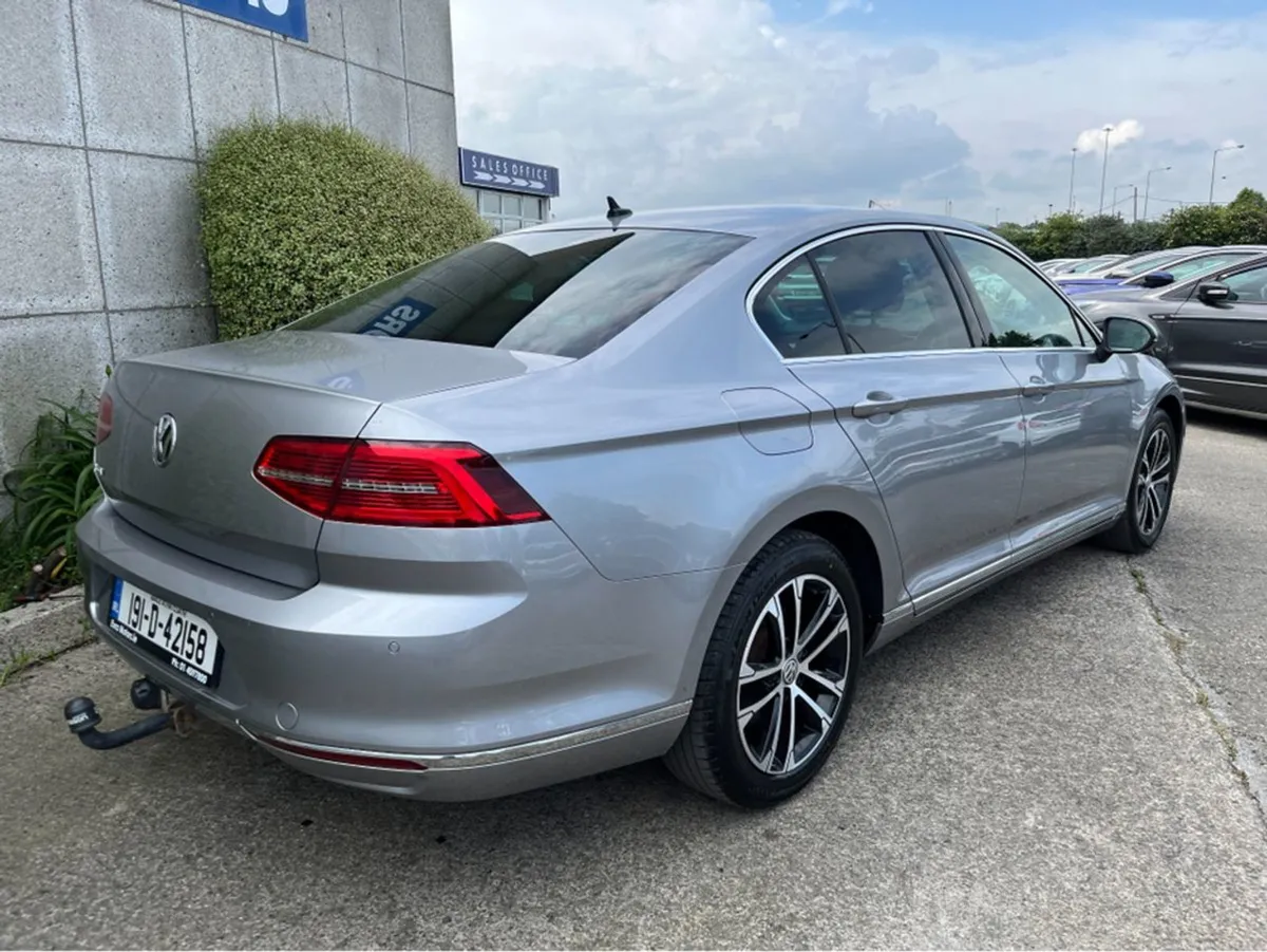 Volkswagen Passat Highline 2.0 TDI Diesel 150BHP - Image 4