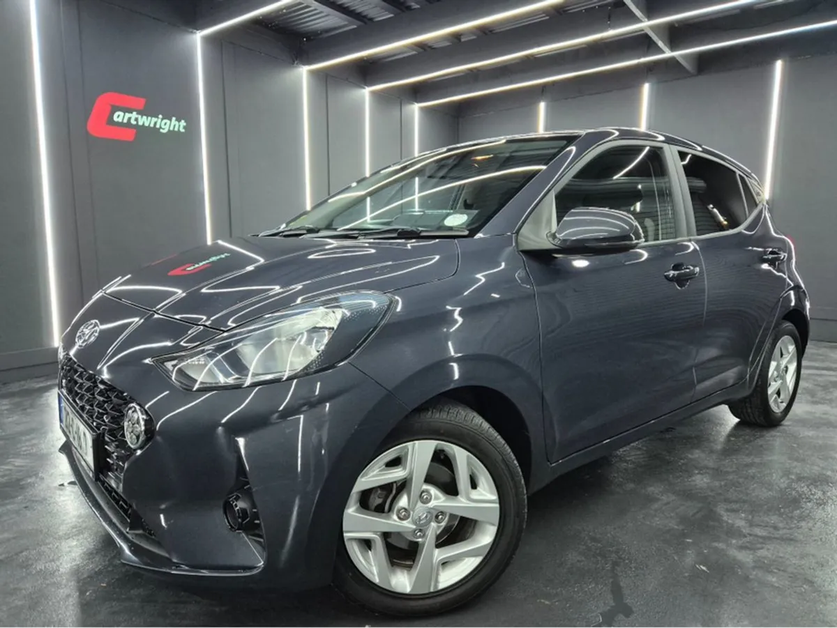 Hyundai i10 Deluxe 5DR - Image 1