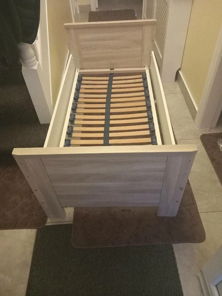 Toddler bed - Image 2