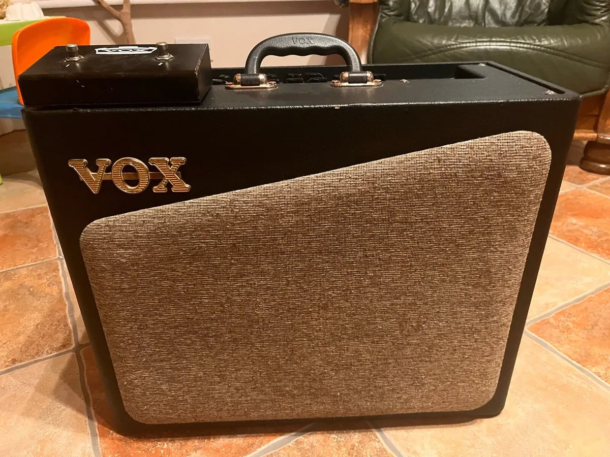 Vox AV30 Guitar Amp - Image 1