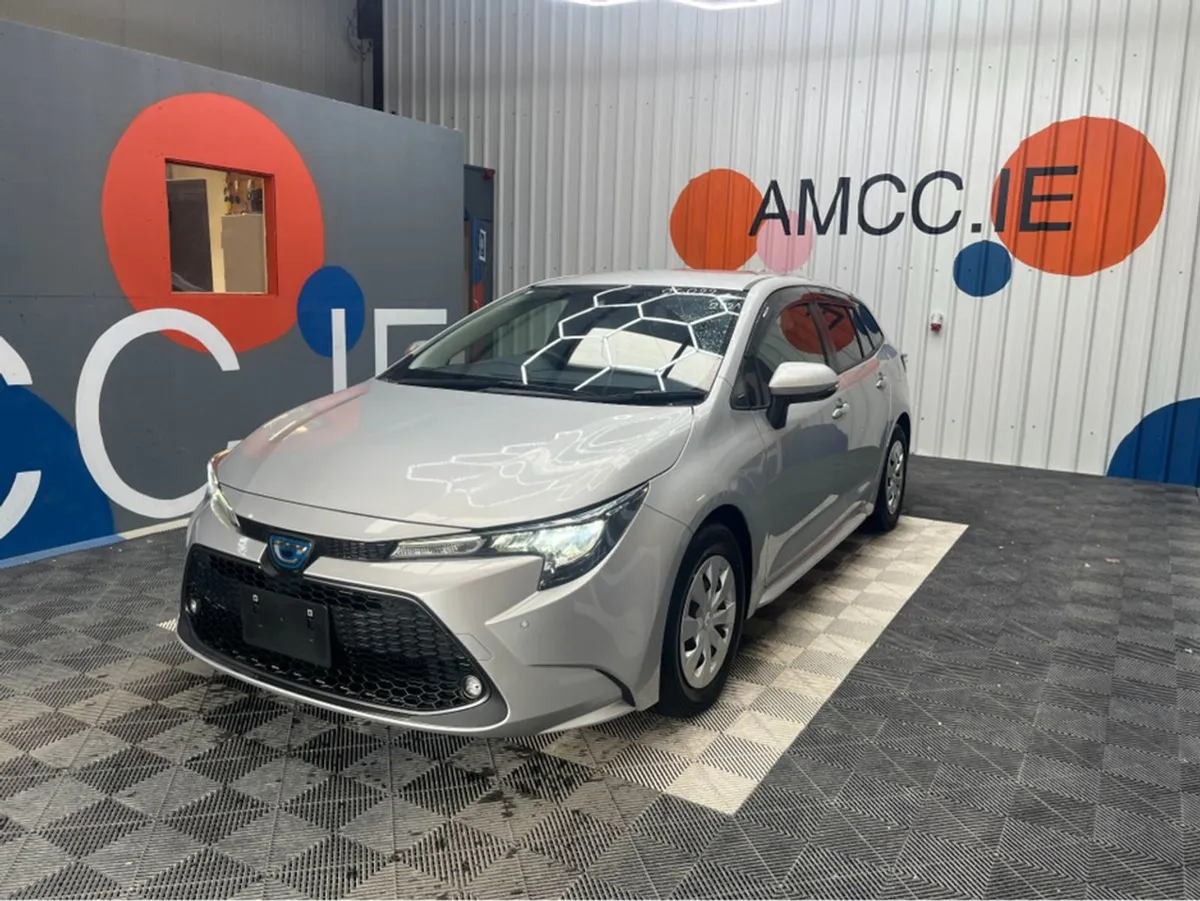 Toyota Corolla 1.8 Hyrbid / 105k KMs / Reverse Ca - Image 3