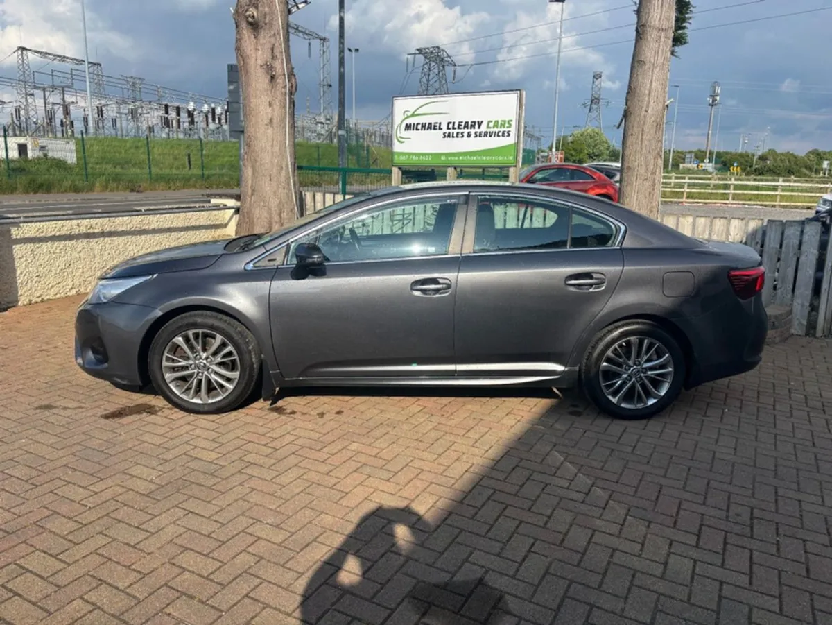 Toyota Avensis 2.0 D Luna 4DR - Image 2