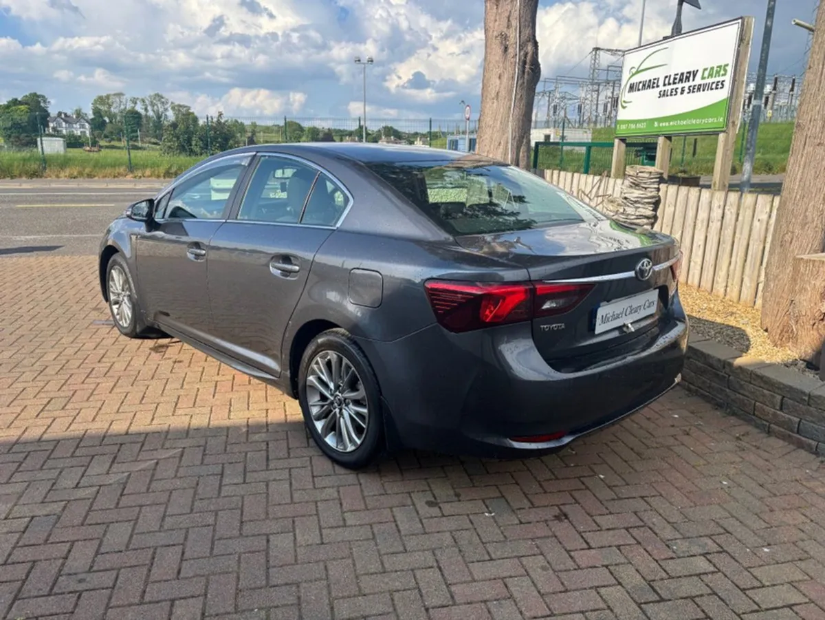 Toyota Avensis 2.0 D Luna 4DR - Image 3
