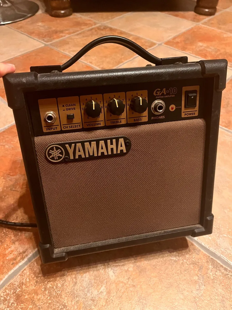Yamaha GA10 Guitar Amp - Image 1