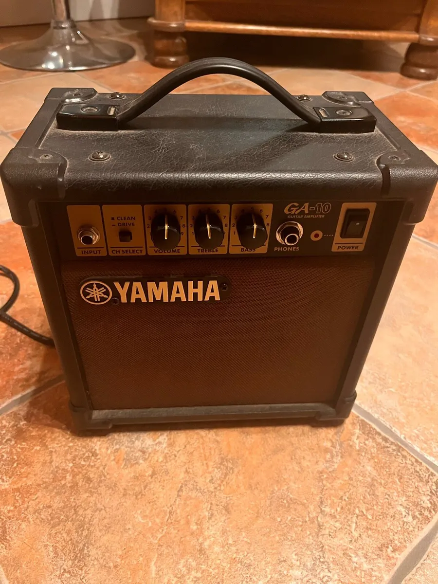 Yamaha GA10 Guitar Amp - Image 2