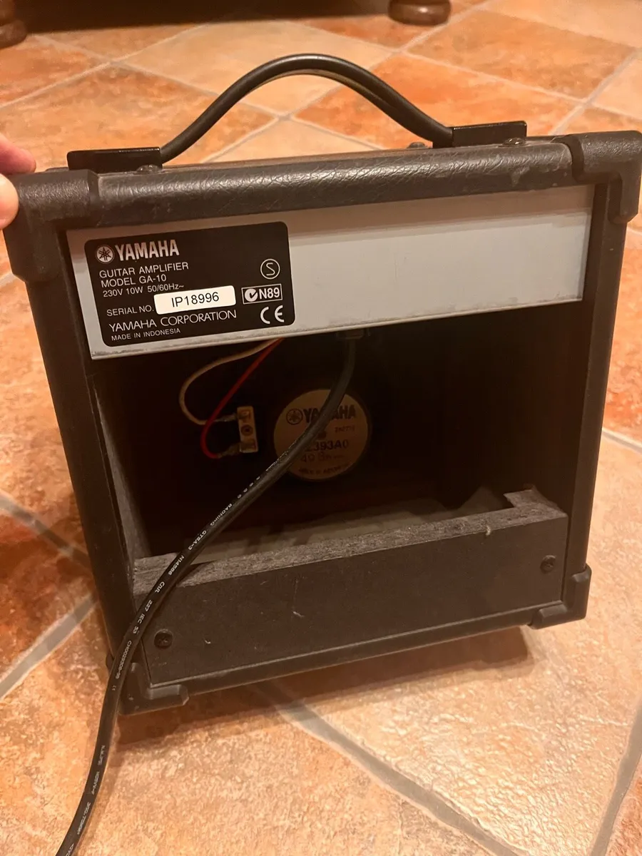 Yamaha GA10 Guitar Amp - Image 3
