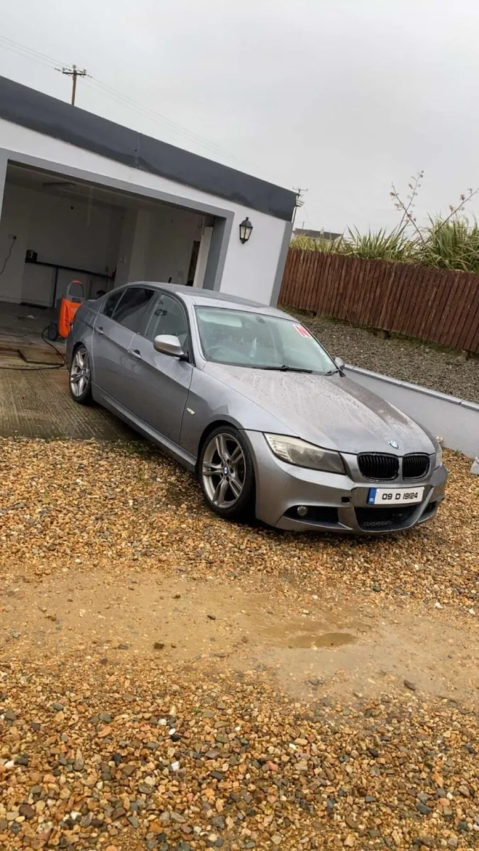 BMW 318d 09 - Image 2
