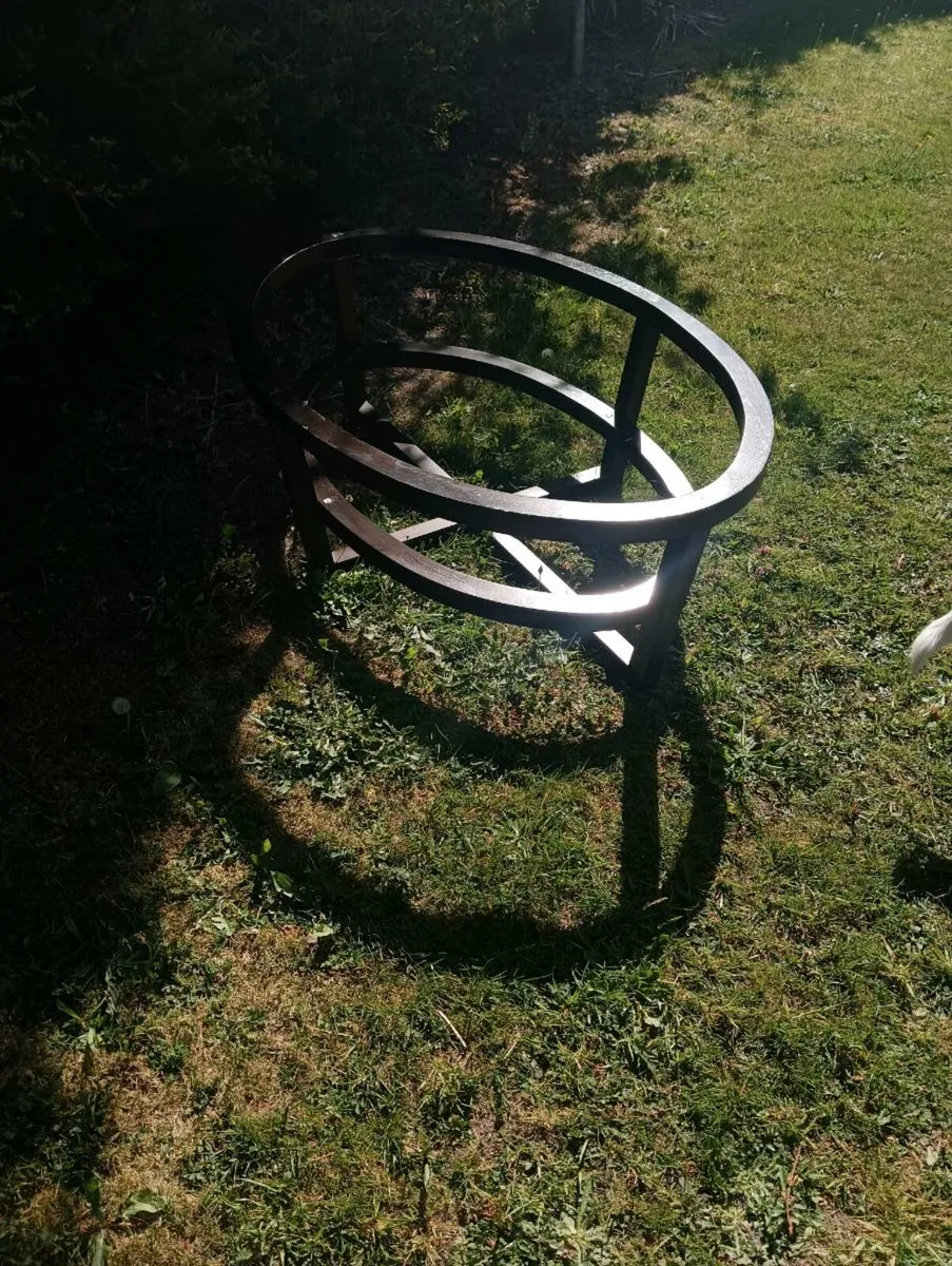 Lovely dark wood oval coffee table beautiful - Image 1