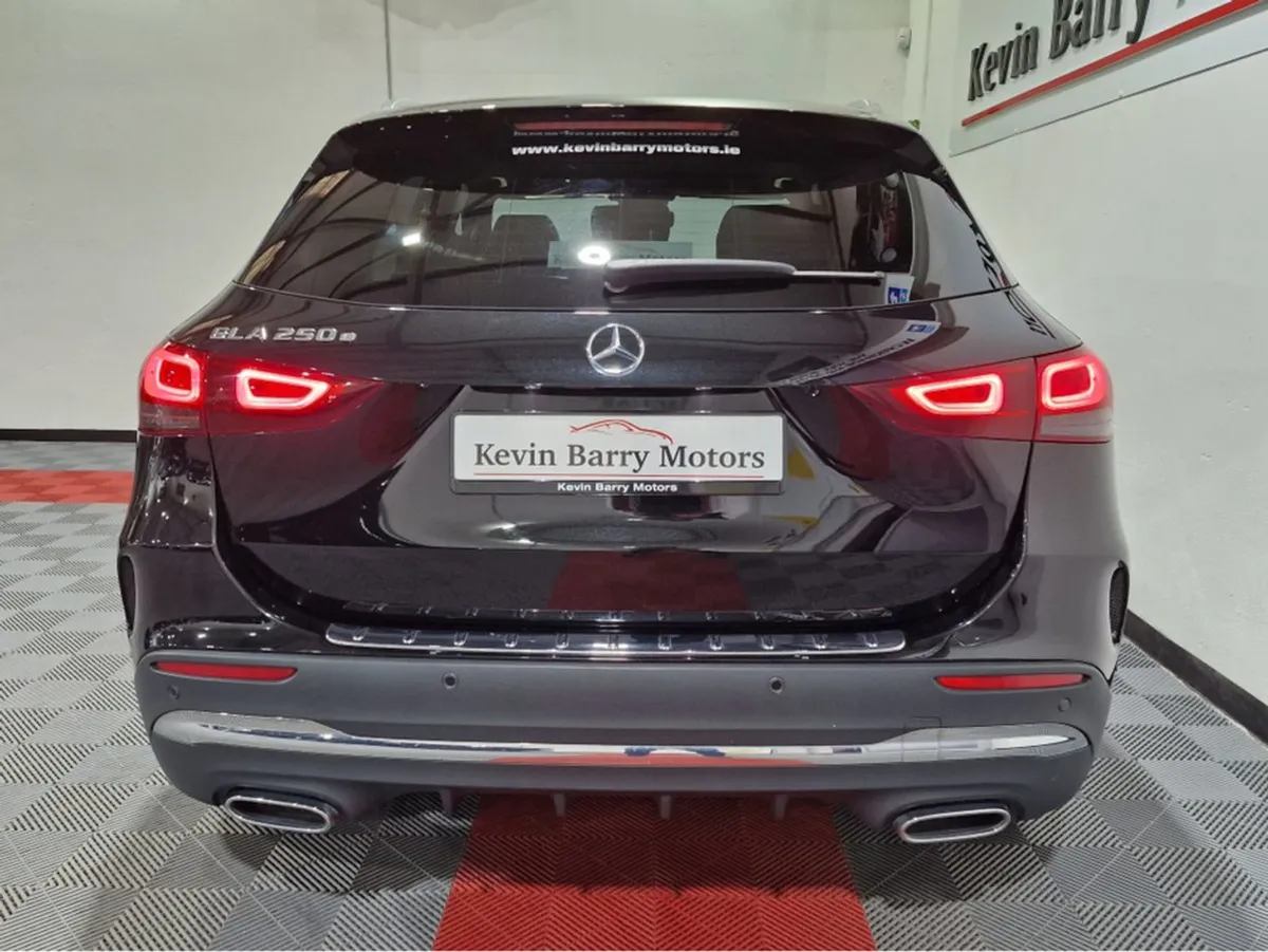 Mercedes-Benz GLA-Class 250E Premium Plus (pan Ro - Image 3