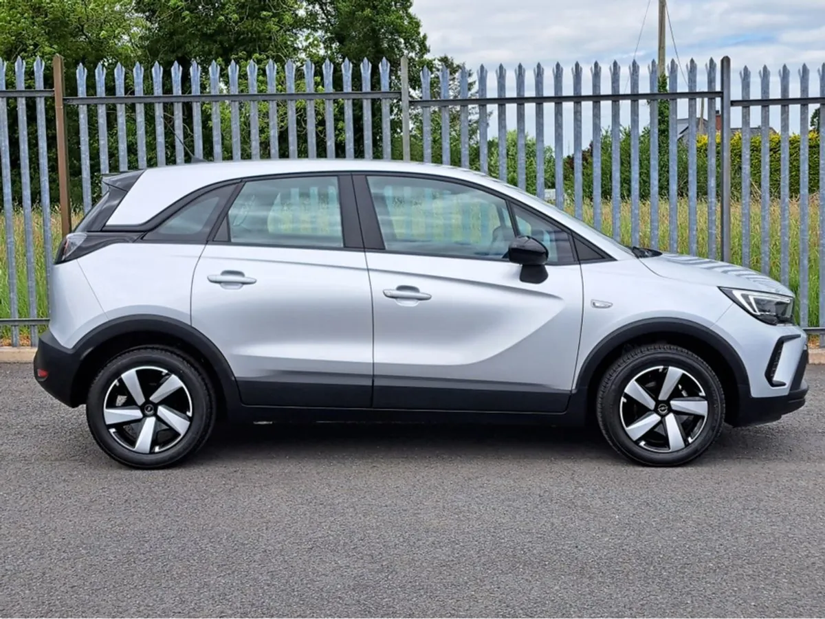 Opel Crossland SC 1.5td 110BHP  reversing Camera - Image 3