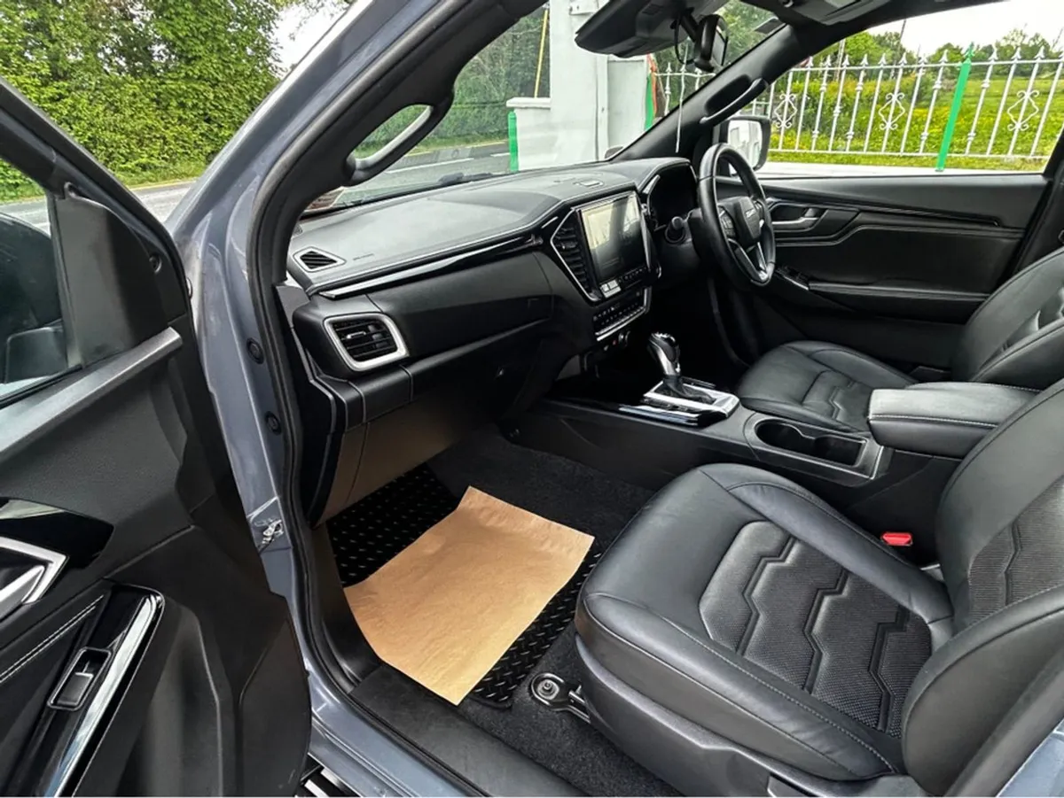 Isuzu D-Max LSE Auto Crewcab With Canopy  333 Roa - Image 2