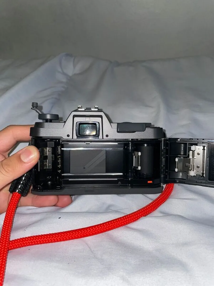 Pentax P30T 35mm SLR Film Camera with 50mm & 28mm Lenses, Excellent Condition, Fully Working - Image 4