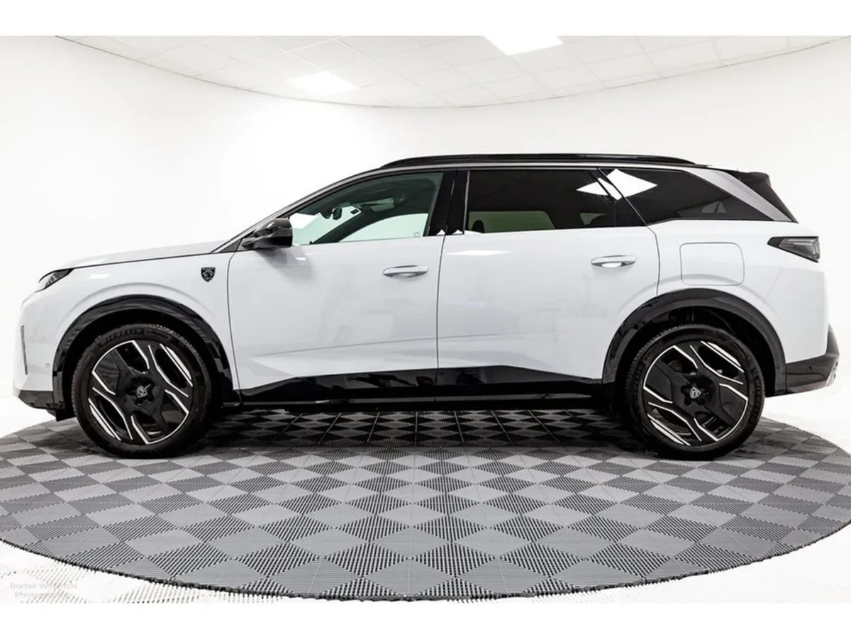 Peugeot 5008 E-gt 73kwh 210PS - 7 Seats  Up to 52 - Image 4