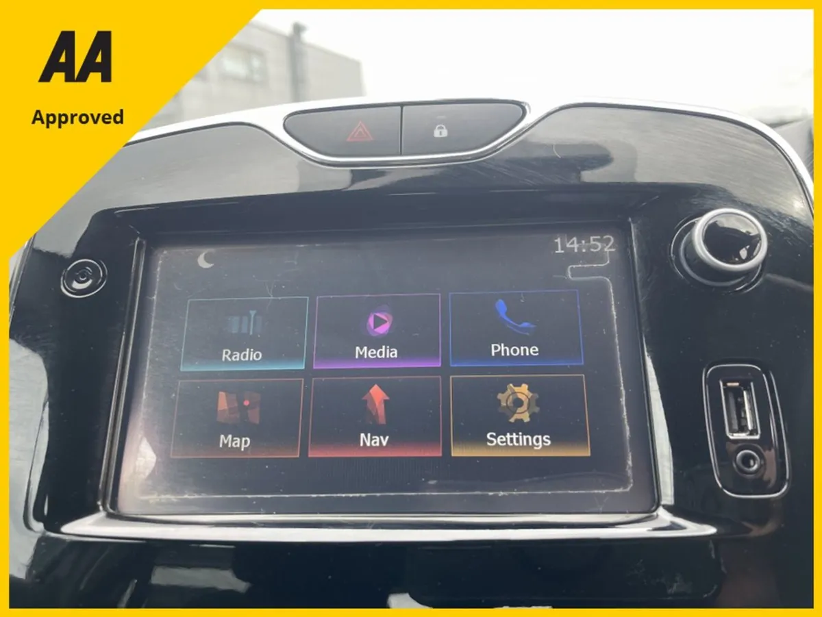 Renault Clio IV Dynamique 1.2 PET 7 4DR - Image 2