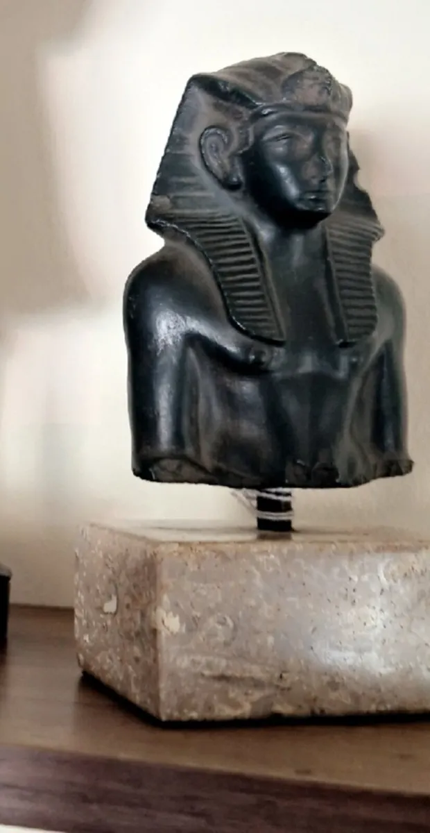 King Neferhotep I
old Egyptian bust - Image 4