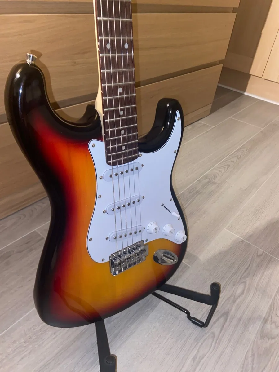 Guitar - Image 2