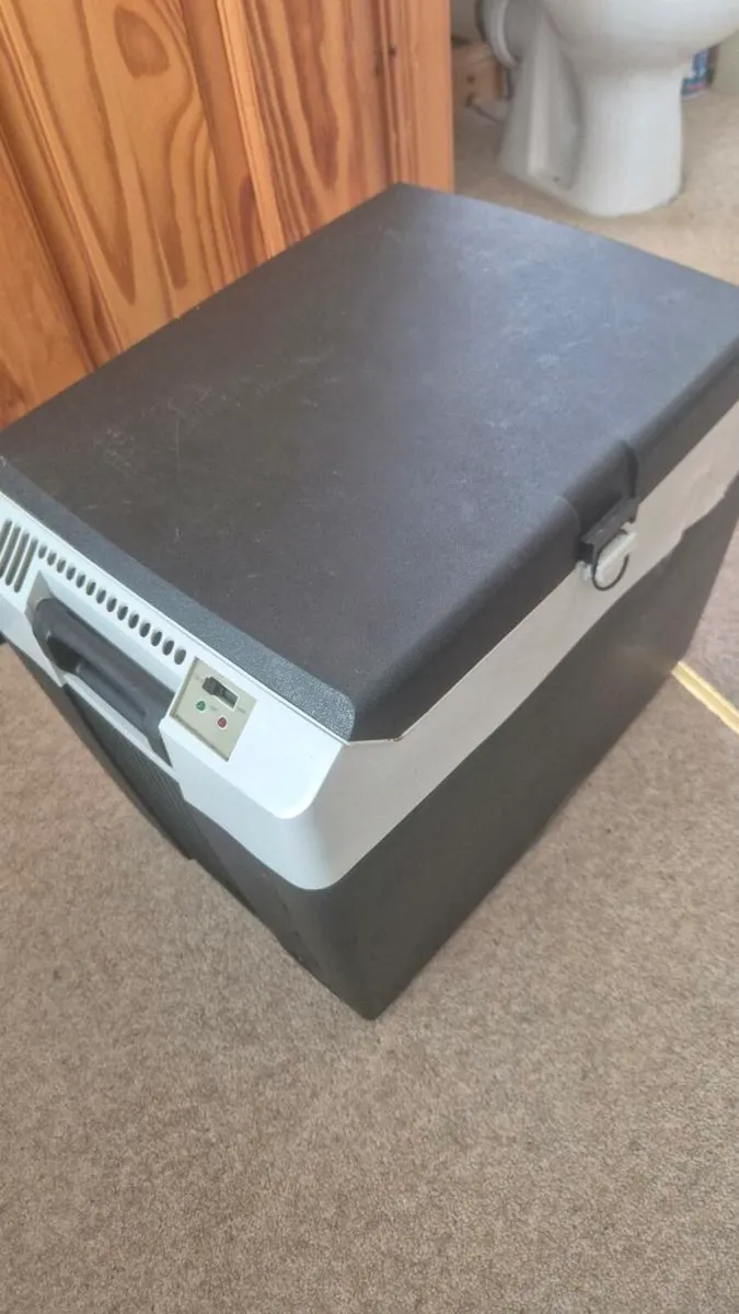 12v Caravan campervan fridge - Image 1