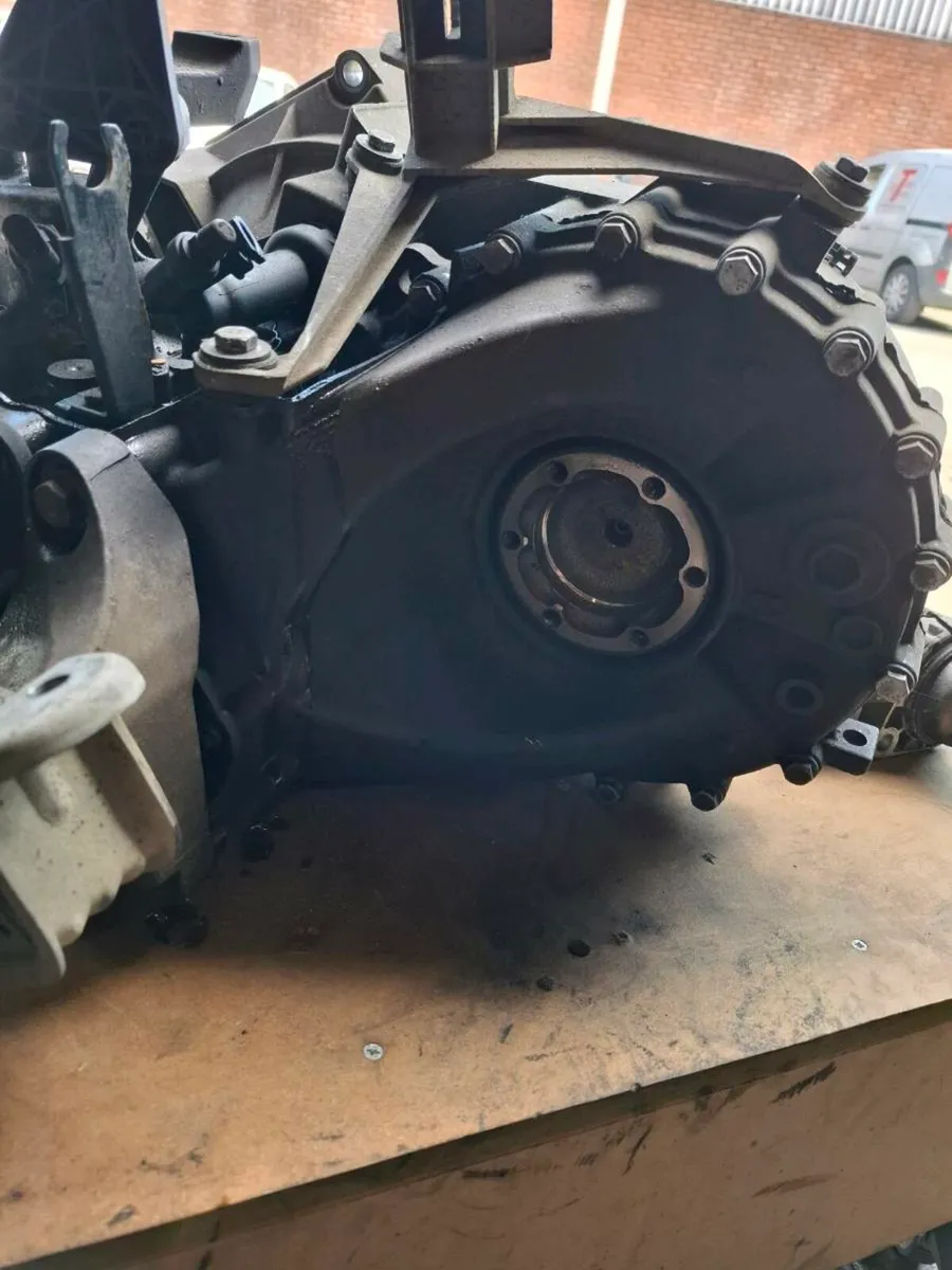 Transporter T5.1 5 speed gearbox - Image 3