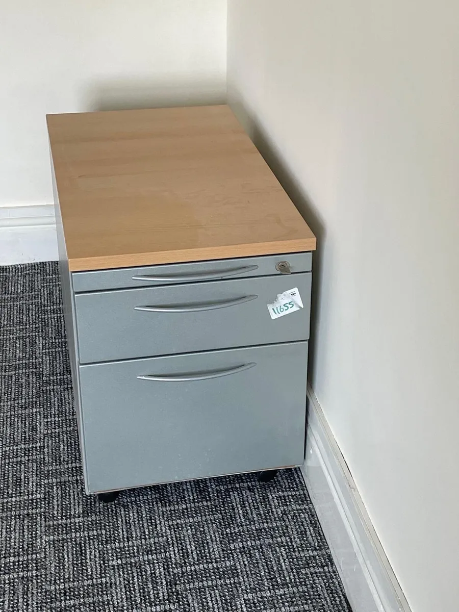 Filing cabinet - Image 1