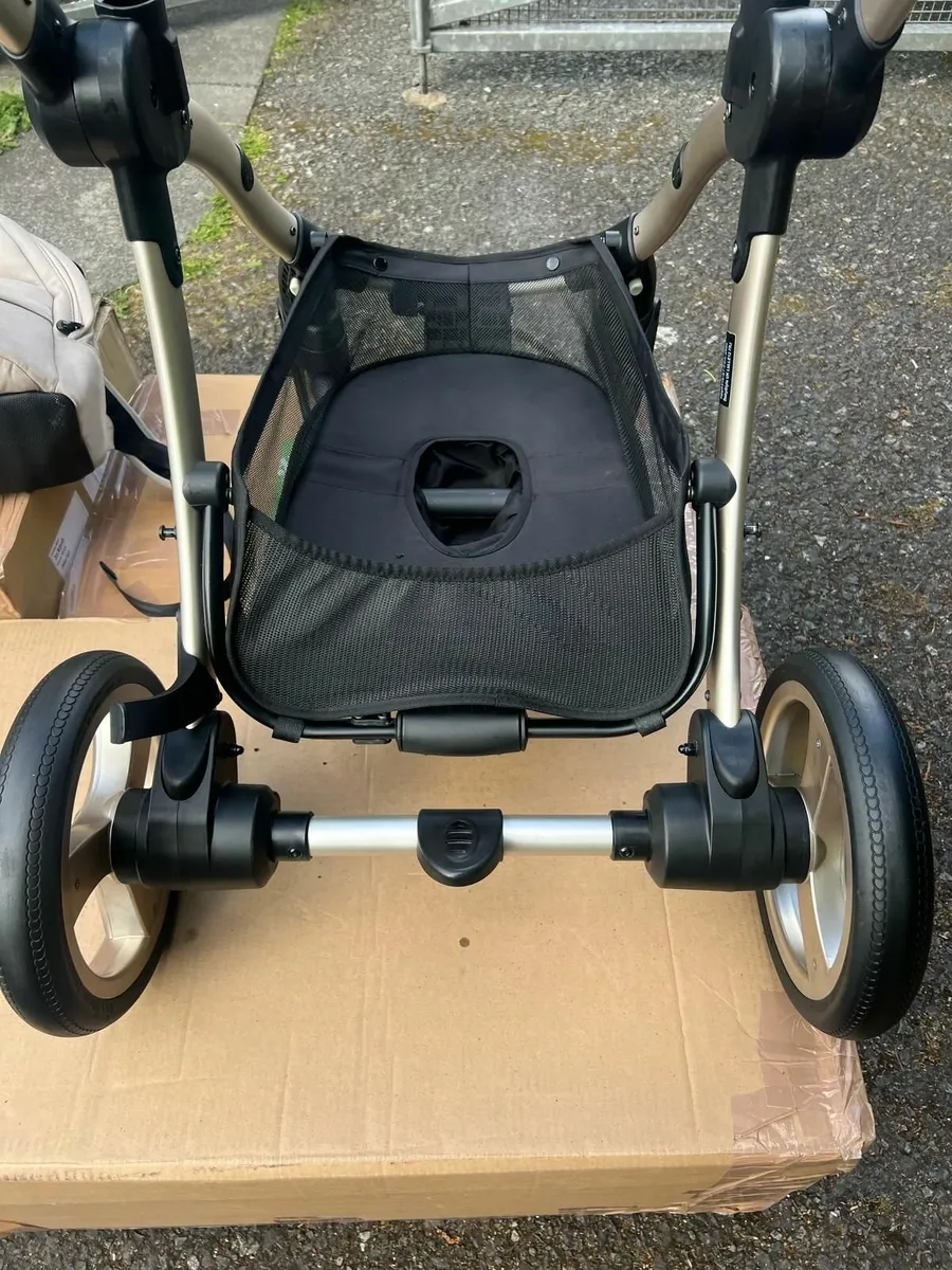 Egg 2 Feather Edition – Full Travel System - Image 2