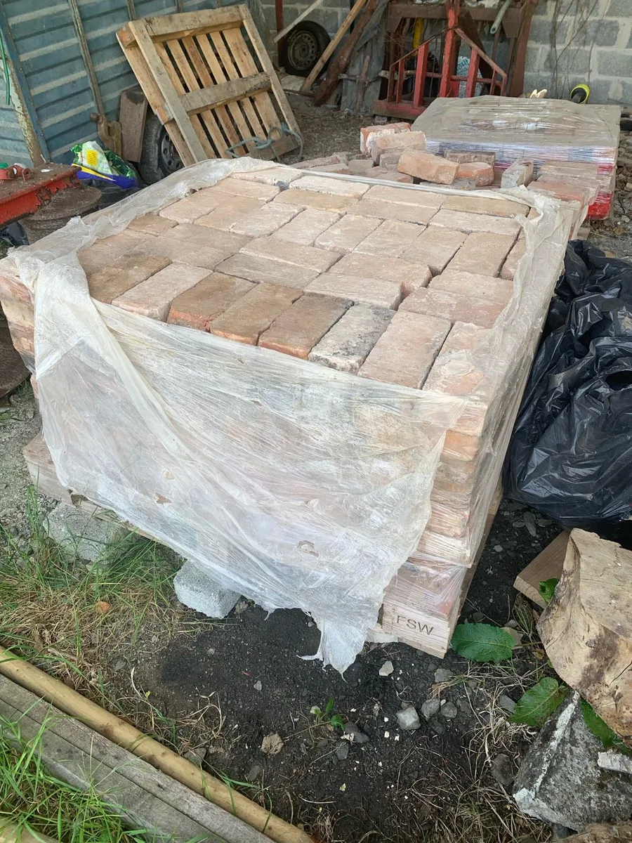 Reclaimed bricks - Image 1