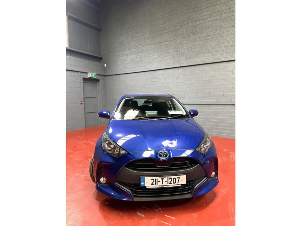 Toyota Yaris Hybrid Luna 4DR Auto - Image 2