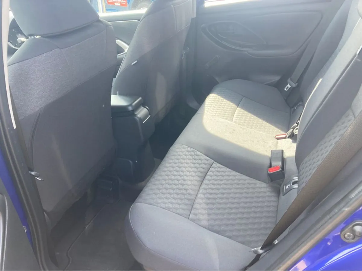 Toyota Yaris Hybrid Luna 4DR Auto - Image 3