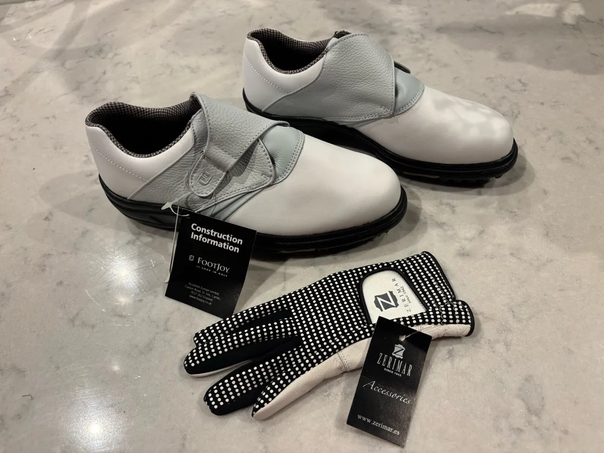 New ladies golf shoes size 5 & Glove €45 cost €134 - Image 1