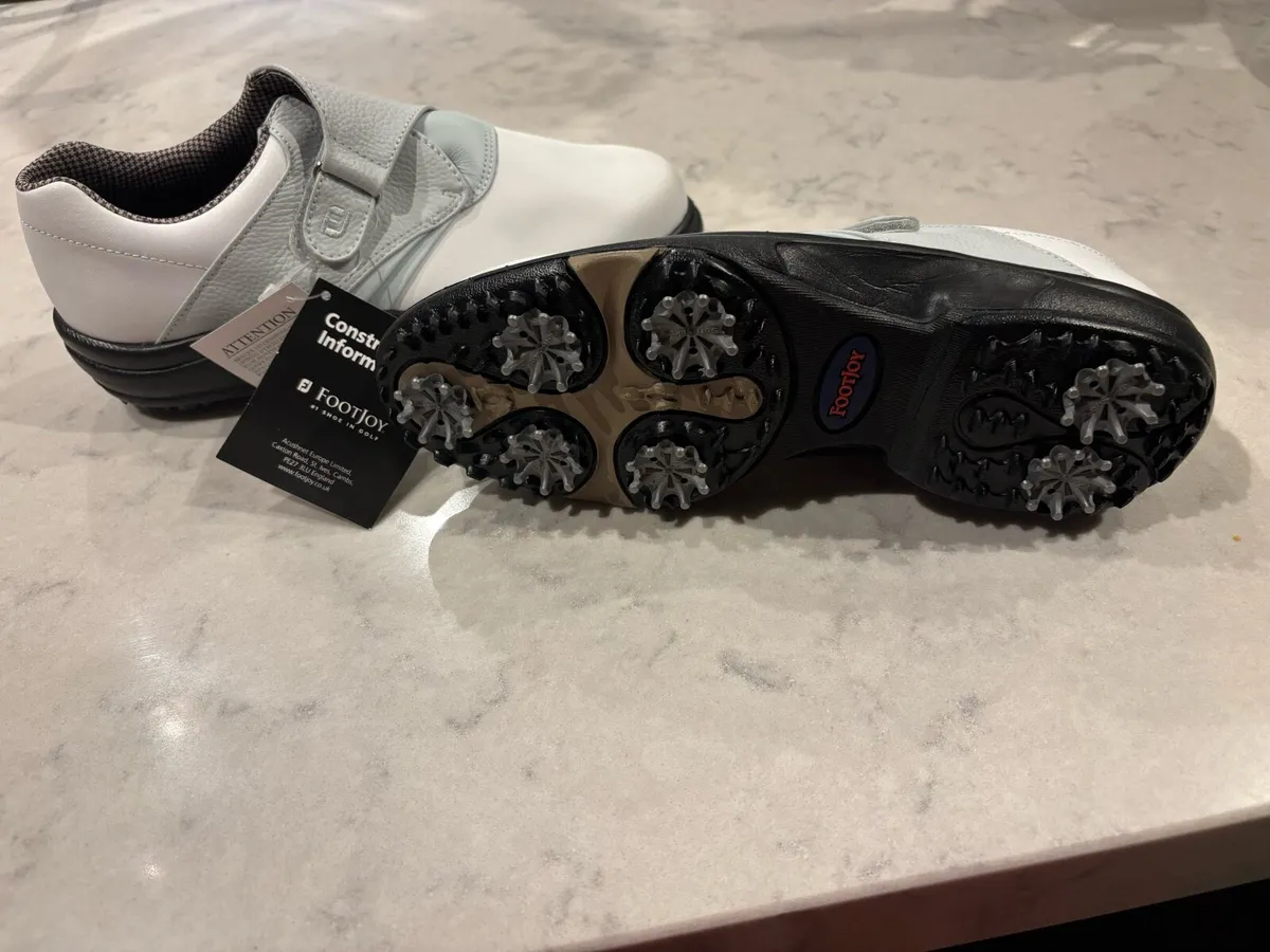 New ladies golf shoes size 5 & Glove €45 cost €134 - Image 3