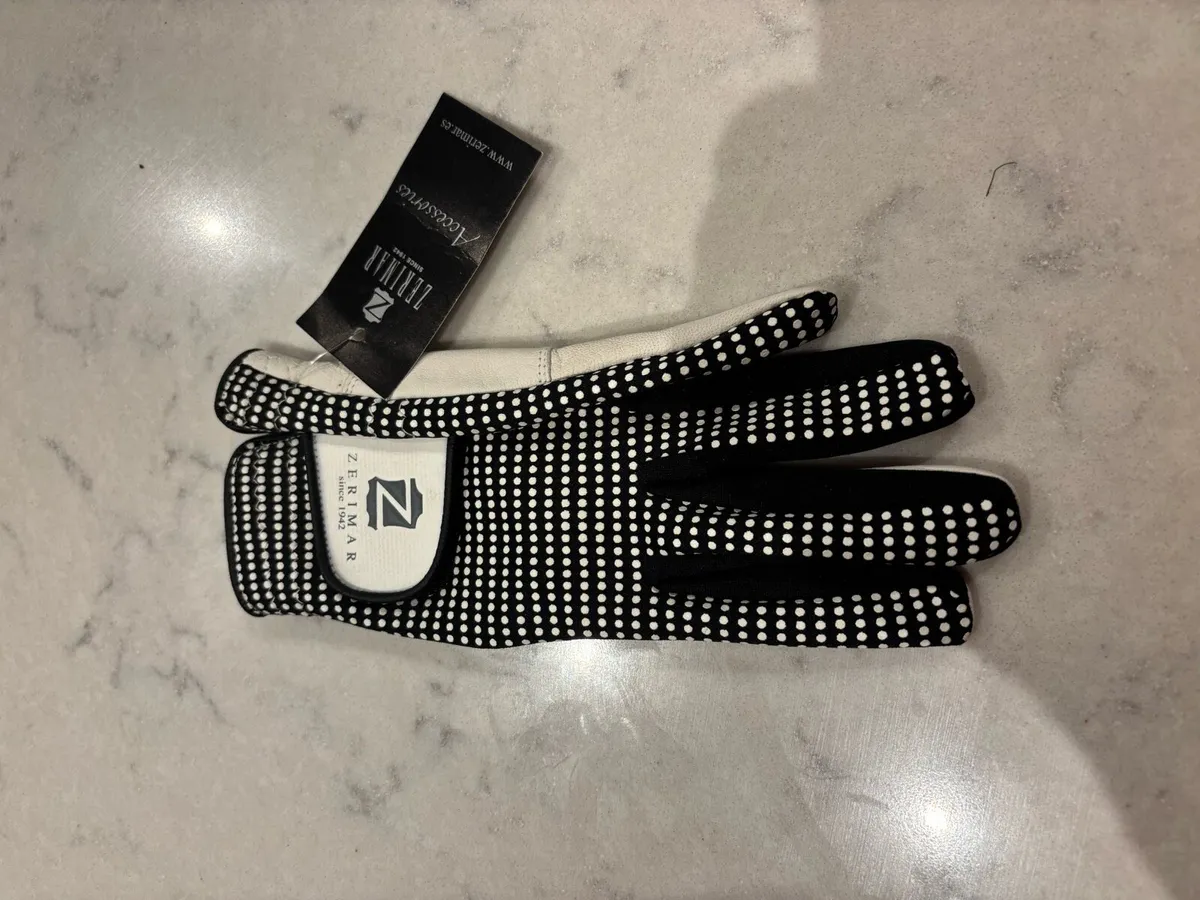 New ladies golf shoes size 5 & Glove €45 cost €134 - Image 4