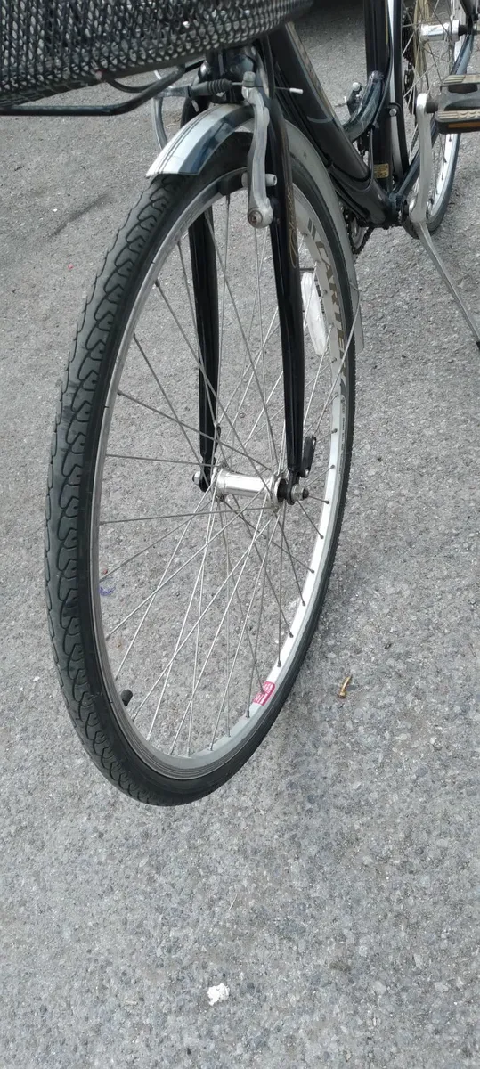 Lovely ladies bike 28inch CARTER price too sell - Image 4
