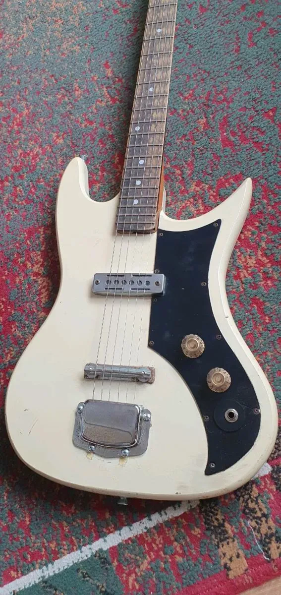 Vintage Electric Guitar - Image 3