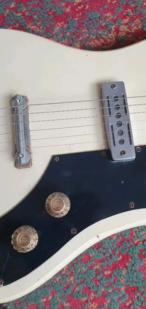 Vintage Electric Guitar - Image 4