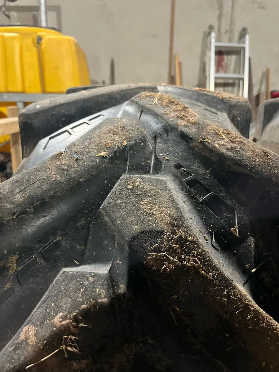 340 85 r24 tyres - Image 3