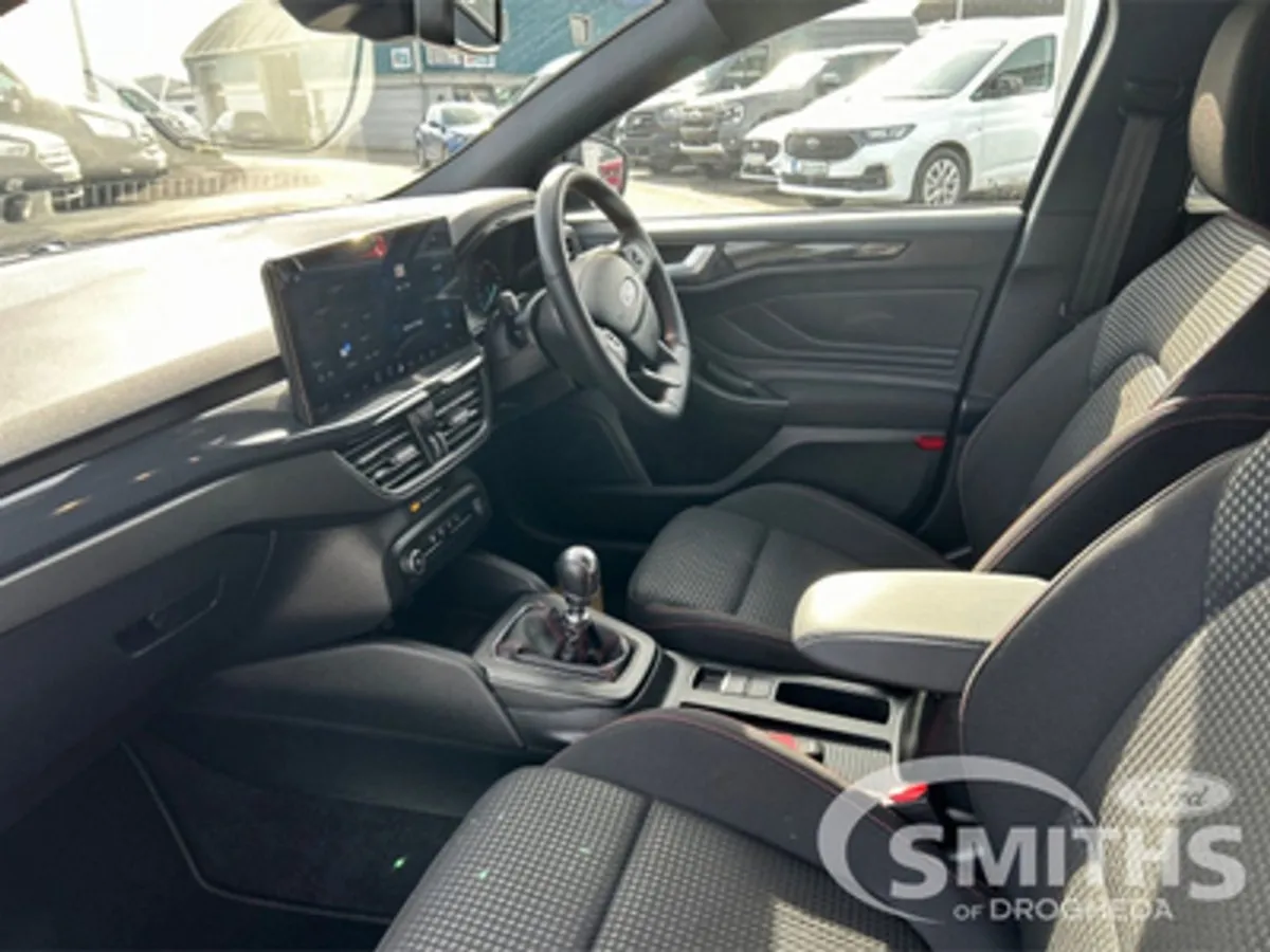 Ford Focus St-line  estate  1.0t 125PS - Image 3