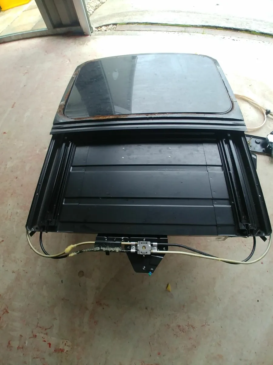 Webasto sun roof - Image 1