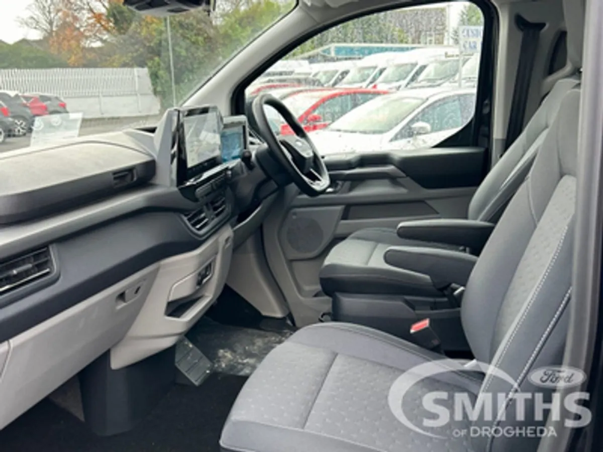 Ford Tourneo Custom Limited 2.5 232PS Phev Auto - Image 4