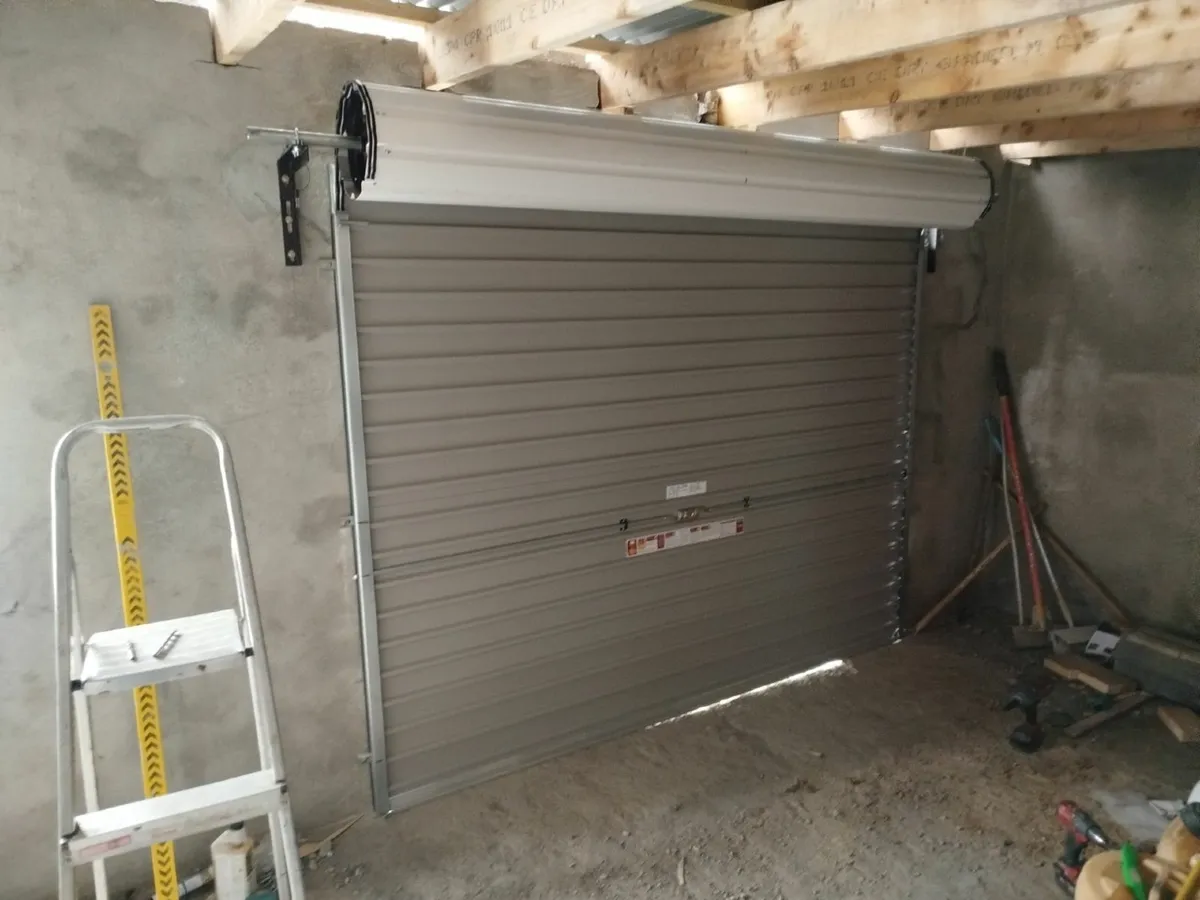 roller  door  8w  x  7h  ope  anthracite,  manual - Image 3
