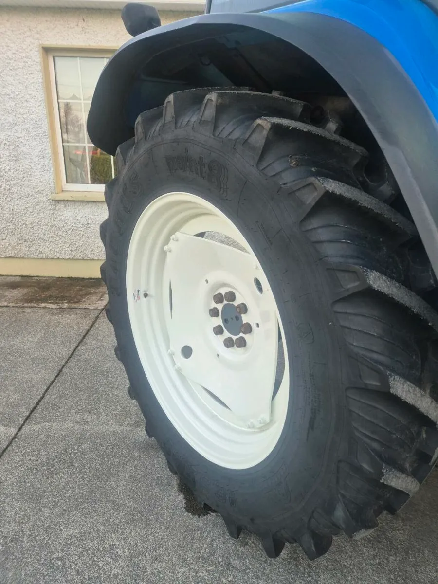 Tractor - Image 4