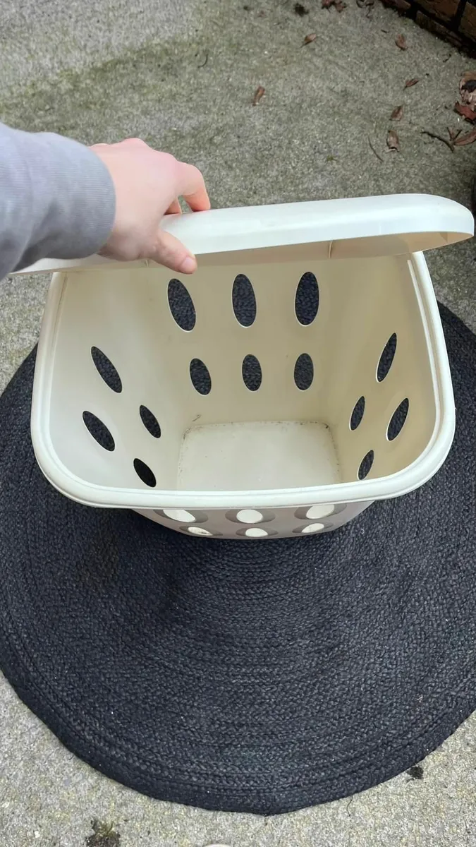 Laundry Basket with Lid - Image 2