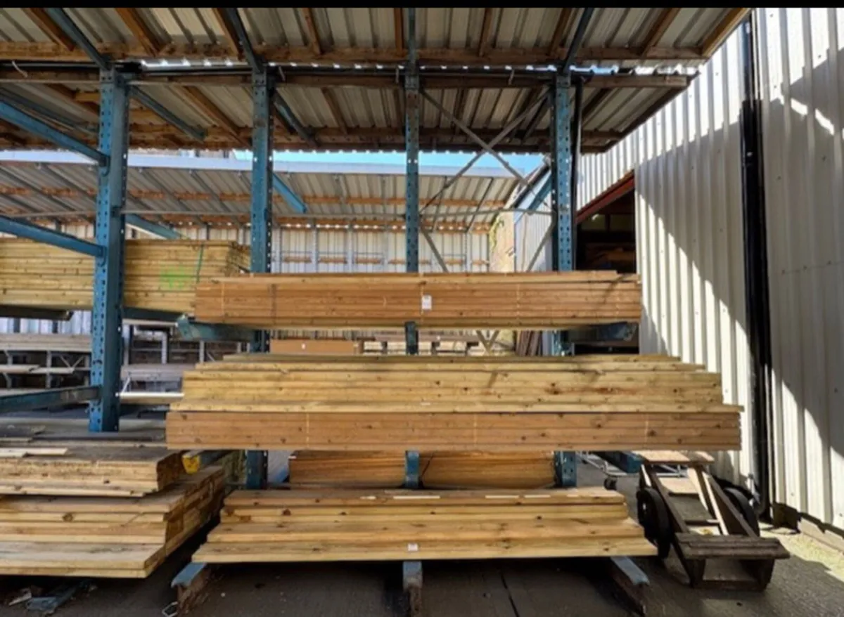 Roofed OHRA outside cantilever timber rack - Image 3