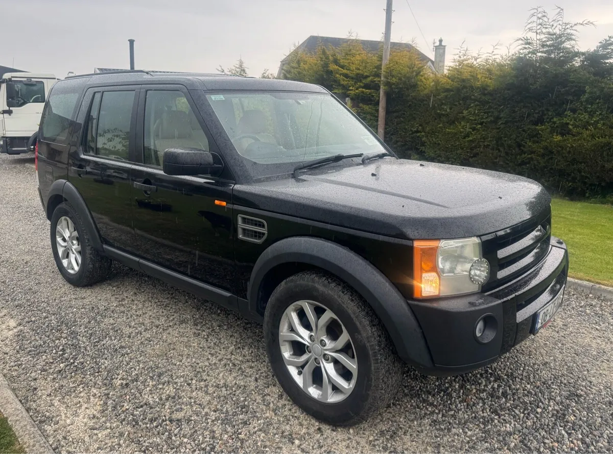 Land Rover Discovery - Image 1